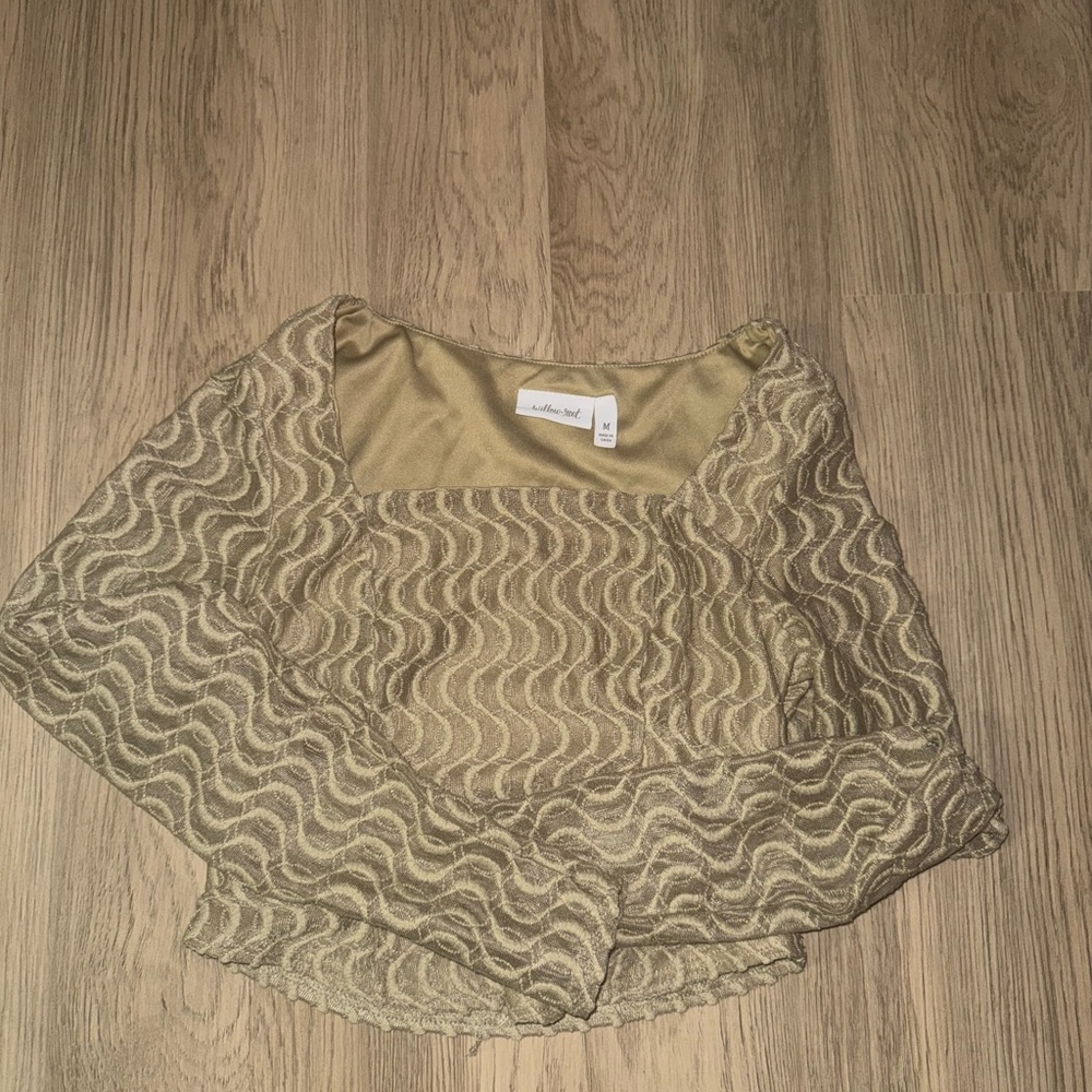Elegant Gold Wave Pattern Blouse